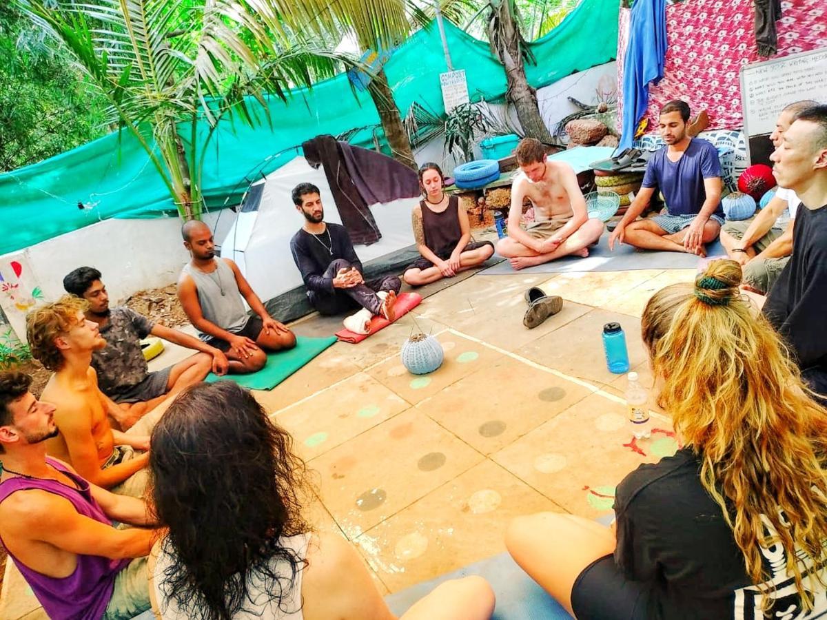 Bunkd Hostel, Anjuna Exteriör bild